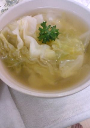 丸鶏がらスープ★とろとろキャベツスープ-レシピのメイン写真