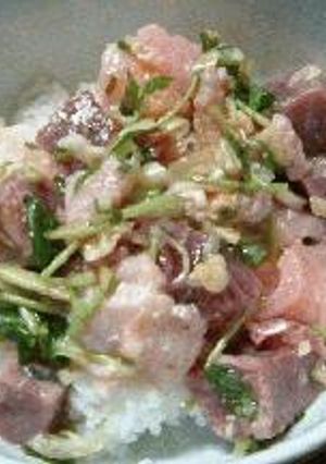 春っぽい色の洋風マグロ丼-レシピのメイン写真