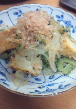 ゴーヤと玉ねぎの味噌炒め-レシピのメイン写真