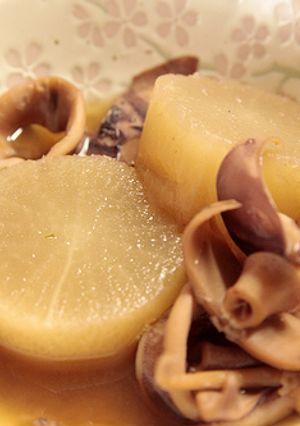 生姜で美味い☆大根とイカの煮物-レシピのメイン写真