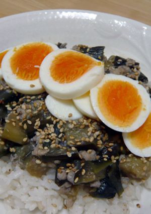 子供も大人も!コロコロなす味噌丼-レシピのメイン写真