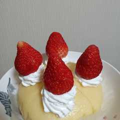 รูปของ 蒸しパンいちごケーキ🍓