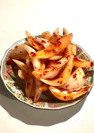 甘辛が癖になる新玉ねぎキムチ🧅-レシピのメイン写真
