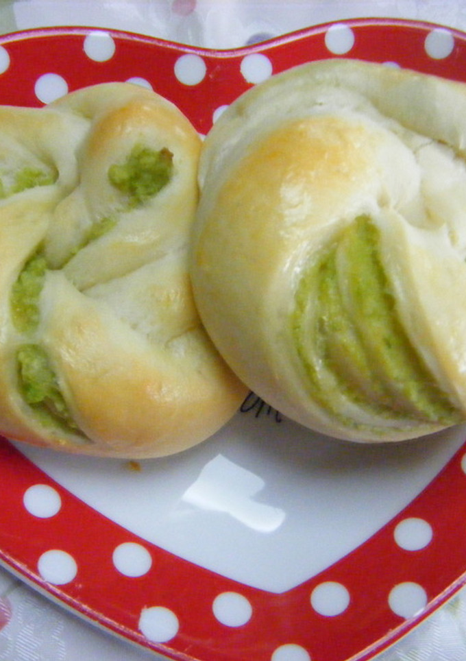 おいしく野菜をとろぉ！そら豆あんぱん☆-レシピのメイン写真