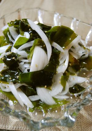 新たまねぎとわかめの酢の物-レシピのメイン写真