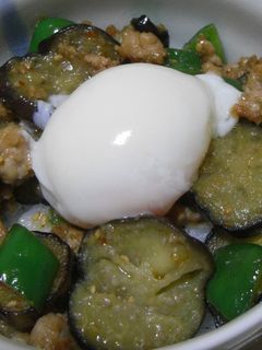 なすひき肉丼・温玉のっけ-レシピのメイン写真