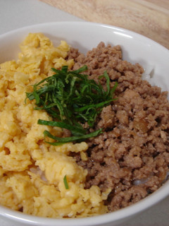 簡単♪おいしい♪二色そぼろ丼-レシピのメイン写真