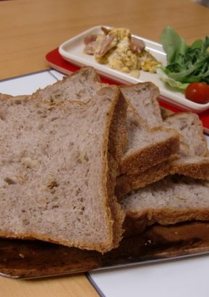 ホームベーカリーで☆くるみバナナパン♪-レシピのメイン写真