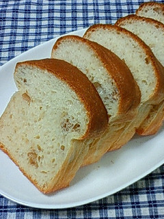 超簡単クルミ・ミルク食パン-レシピのメイン写真