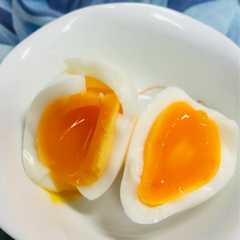 รูปของ お鍋で12分！ながらとろ〜り🥚半熟卵🥚