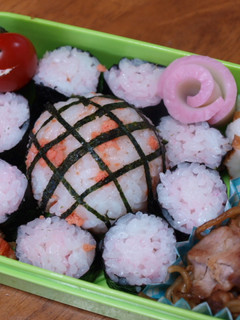 お弁当に♪ひまわりおにぎり-レシピのメイン写真