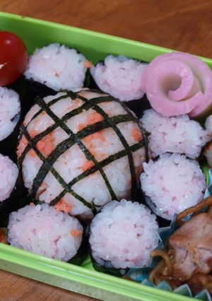 お弁当に♪ひまわりおにぎり-レシピのメイン写真