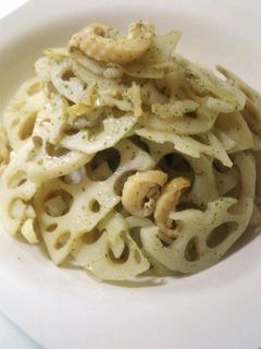 れんこん✿鶏皮✿コンソメ✿ガーリック炒め-レシピのメイン写真