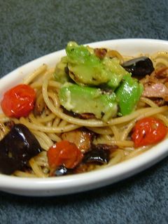 アボカド入り茄子とトマトのスパゲッティ-レシピのメイン写真