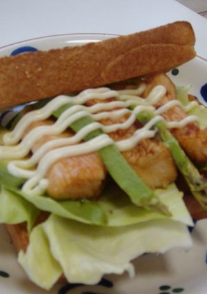 アボカドと照り焼きチキンのホットサンド-レシピのメイン写真