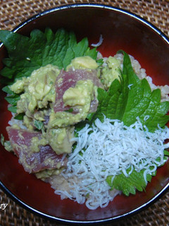 節約主婦のマグロハーフ&ハーフ丼-レシピのメイン写真
