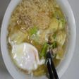 キャベツとしめじ、半熟たまごの塩ラーメン