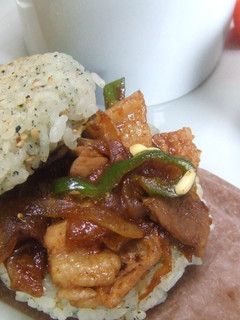 ワカメご飯で 焼肉ライスバーガー-レシピのメイン写真