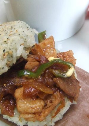 ワカメご飯で　焼肉ライスバーガー-レシピのメイン写真