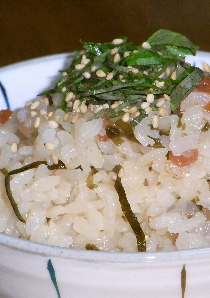 簡単☆梅干しと塩昆布の炊き込みご飯-レシピのメイン写真
