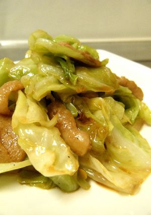 鶏皮で、キャベツが美味しい炒め物。-レシピのメイン写真