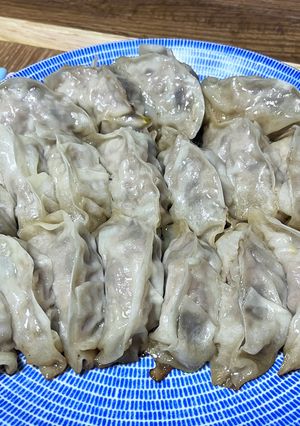 今日の晩御飯！簡単節約もやしかさ増し餃子-レシピのメイン写真