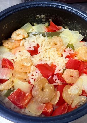 炊飯器で簡単エビピラフ風炊き込みご飯-レシピのメイン写真