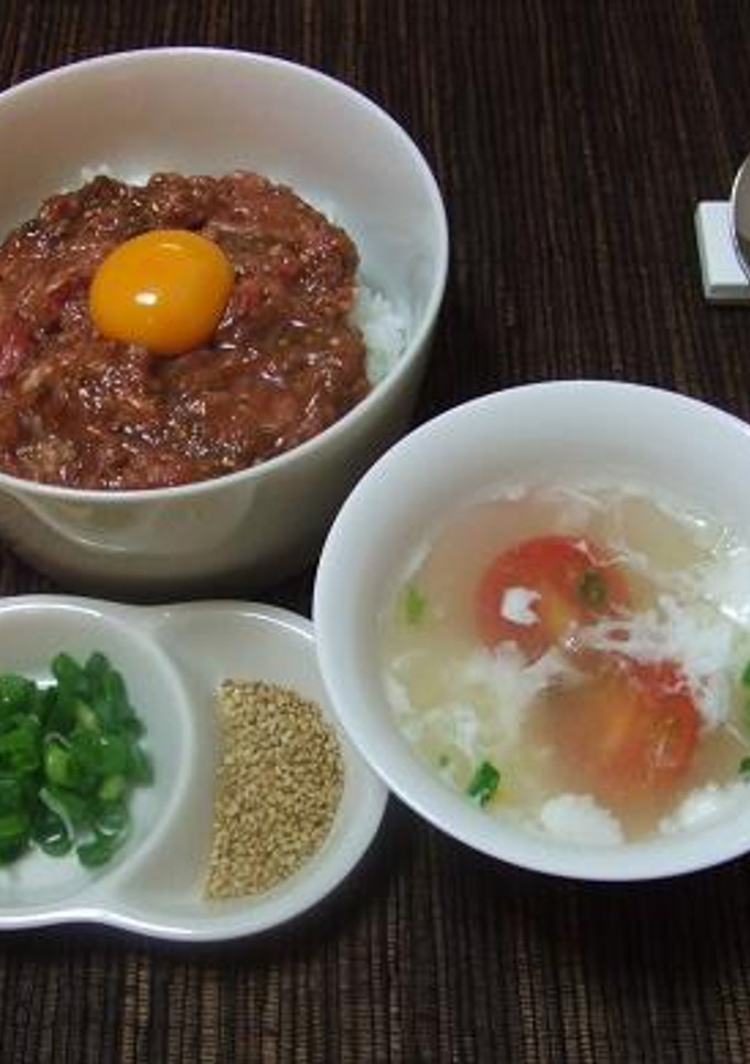 低カロねぎとろユッケ丼＆卵の白身のスープ-レシピのメイン写真