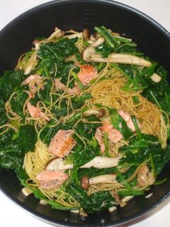 鮭ほうれん草和風パスタ♪簡単レシピ-レシピのメイン写真
