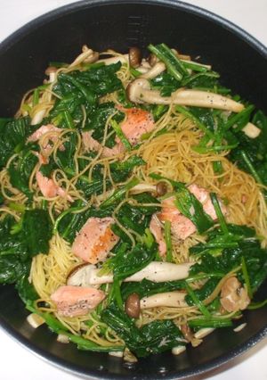 鮭ほうれん草和風パスタ♪簡単レシピ-レシピのメイン写真