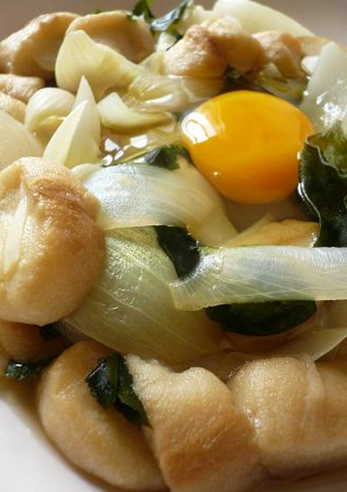 新玉ねぎと麩の煮物 生卵を添えて。-レシピのメイン写真