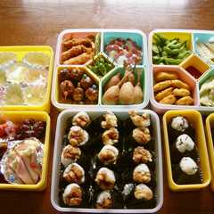 รูปของ 運動会のお弁当 天むす弁当