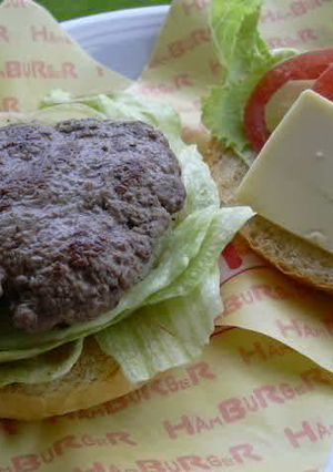 ビーフ１００％のアメリカンなハンバーガー-レシピのメイン写真