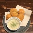 のび~るチーズボール ゴルゴンゾーラソース添え