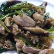 鶏肉の小松菜と花びら茸のオイスター炒め♪