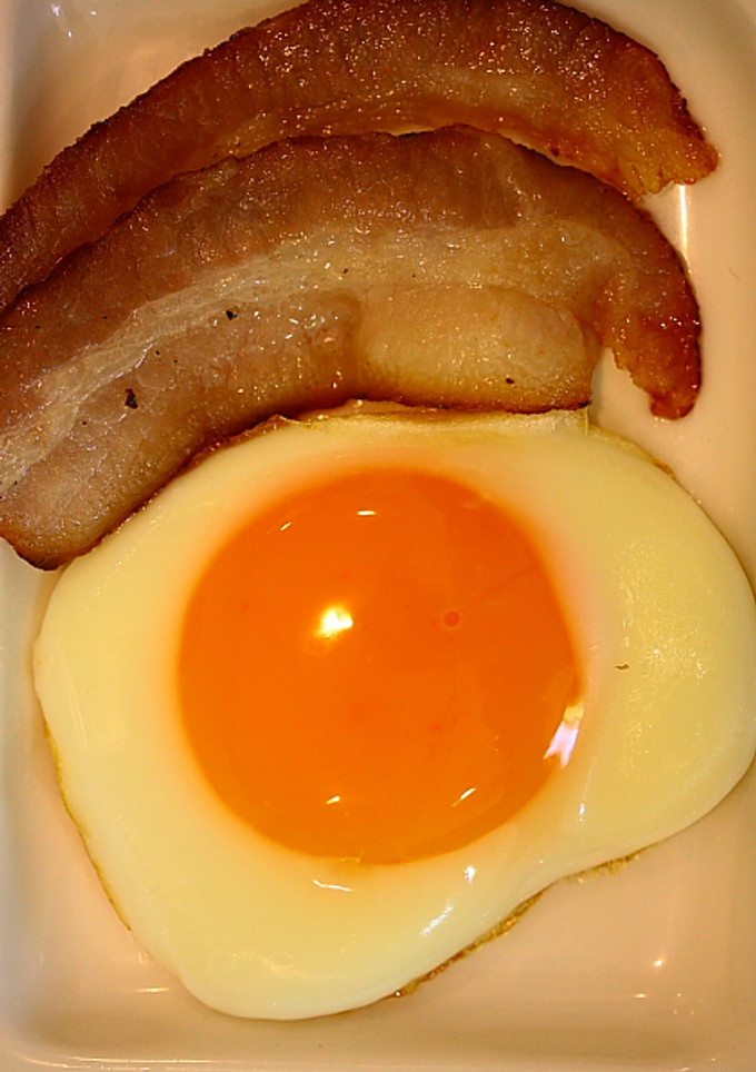 目玉焼きをキレイに作る方法-レシピのメイン写真