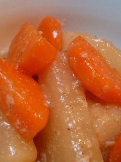 【人参】大根とにんじんの胡麻味噌煮-レシピのメイン写真
