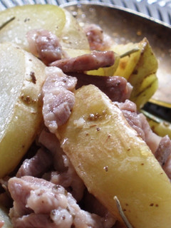 新じゃが芋と豚肉のレモン風味炒め-レシピのメイン写真