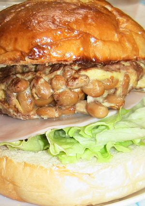 グルメバーガー☆納豆オムレツ-レシピのメイン写真