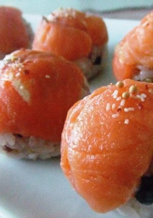 サーモンとチーズの五穀米手毬寿司-レシピのメイン写真