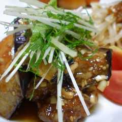 รูปของ 鶏肉とナスの揚げ浸し　エスニック風ソース