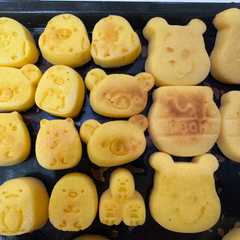 รูปของ シリコン型　米粉の焼きドーナツ