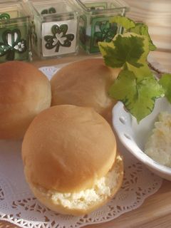 ふわふわ丸パン(ミルクマーガリンサンド)-レシピのメイン写真