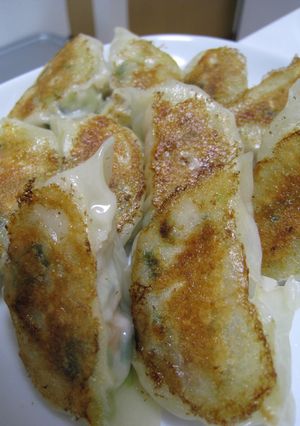 ジューシー☆我が家の野菜たっぷり焼き餃子-レシピのメイン写真