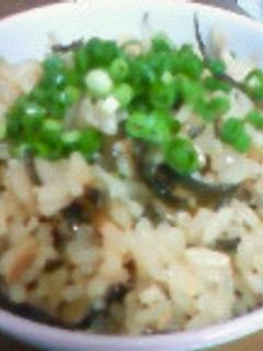 入れるだけ♪昆布とツナの炊き込みご飯-レシピのメイン写真