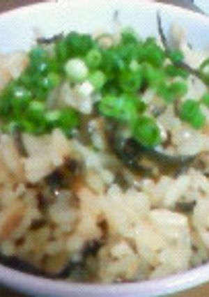 入れるだけ♪昆布とツナの炊き込みご飯-レシピのメイン写真