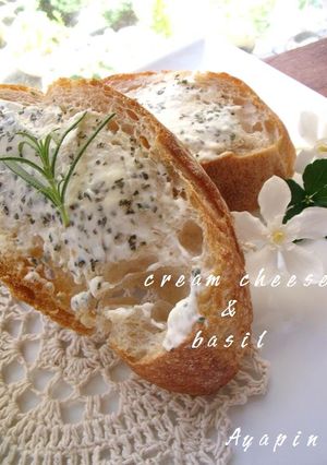 朝食に♪クリチトーストwithバジル❤-レシピのメイン写真