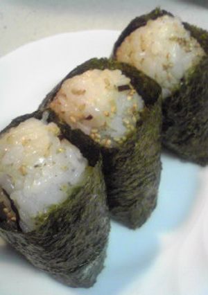 塩昆布と白胡麻で風味UPのおにぎり♪-レシピのメイン写真