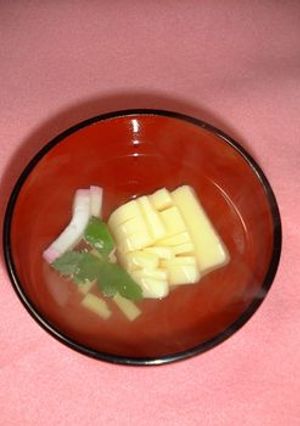 すごくおいしい！たまご豆腐と蒲鉾のお吸い物-レシピのメイン写真