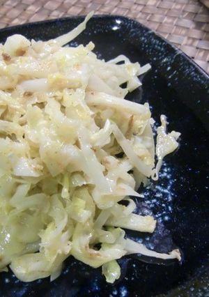 簡単♪キャベツのシンプルおかかマヨ炒め-レシピのメイン写真